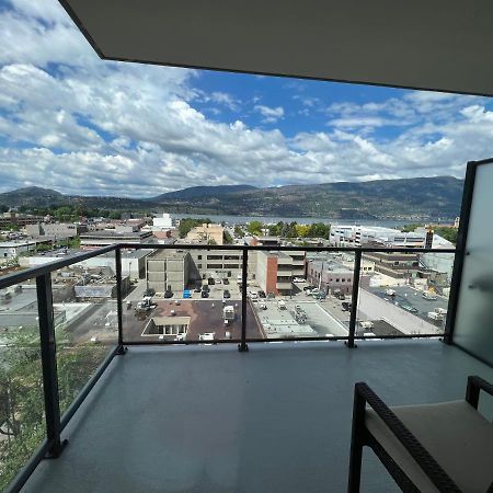 Amazing Brand New Lakeview Condo Downtown Kelowna Eksteriør billede