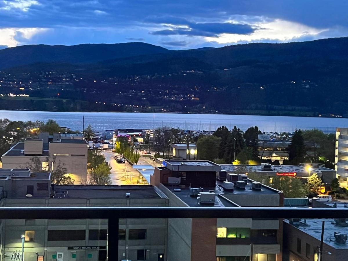 Amazing Brand New Lakeview Condo Downtown Kelowna Eksteriør billede