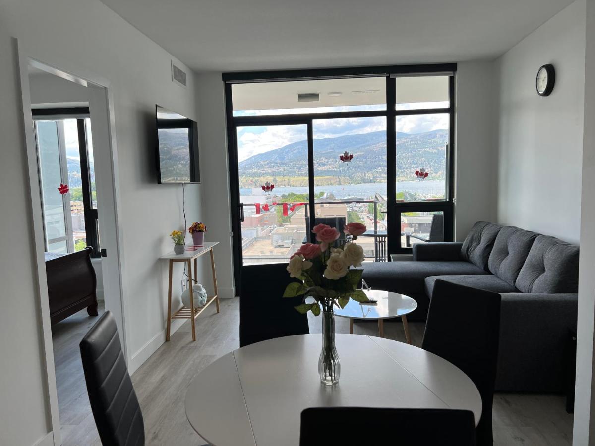 Amazing Brand New Lakeview Condo Downtown Kelowna Eksteriør billede