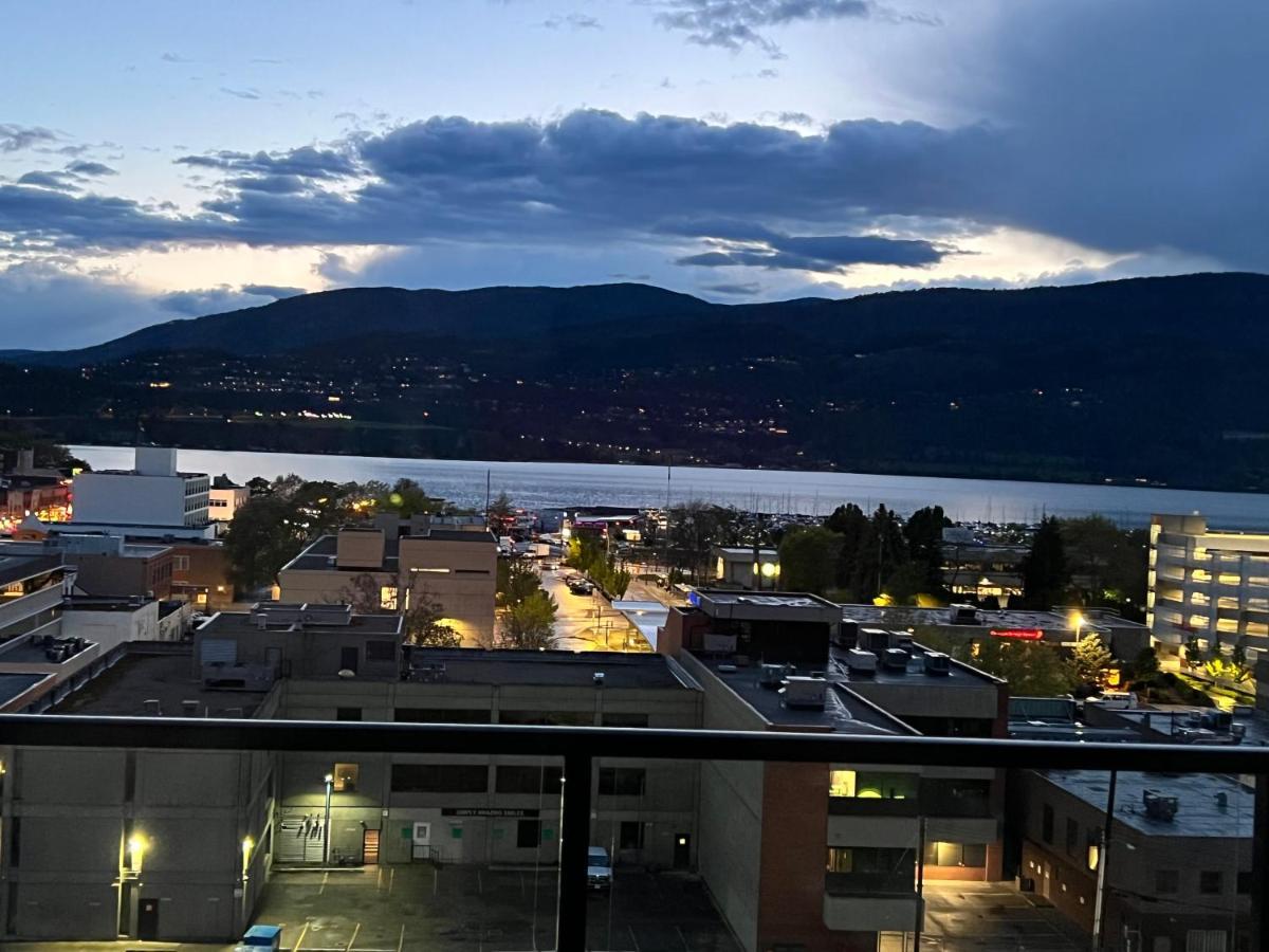 Amazing Brand New Lakeview Condo Downtown Kelowna Eksteriør billede