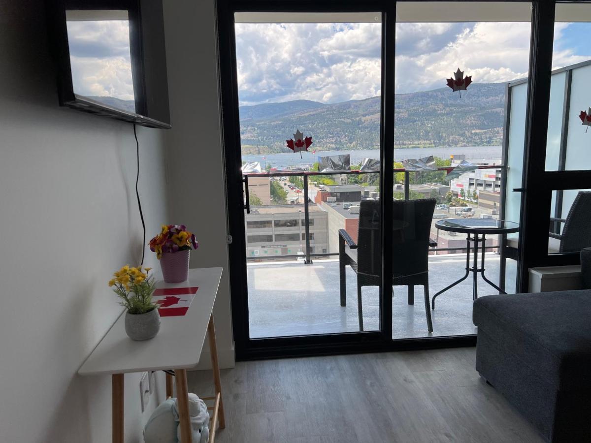Amazing Brand New Lakeview Condo Downtown Kelowna Eksteriør billede
