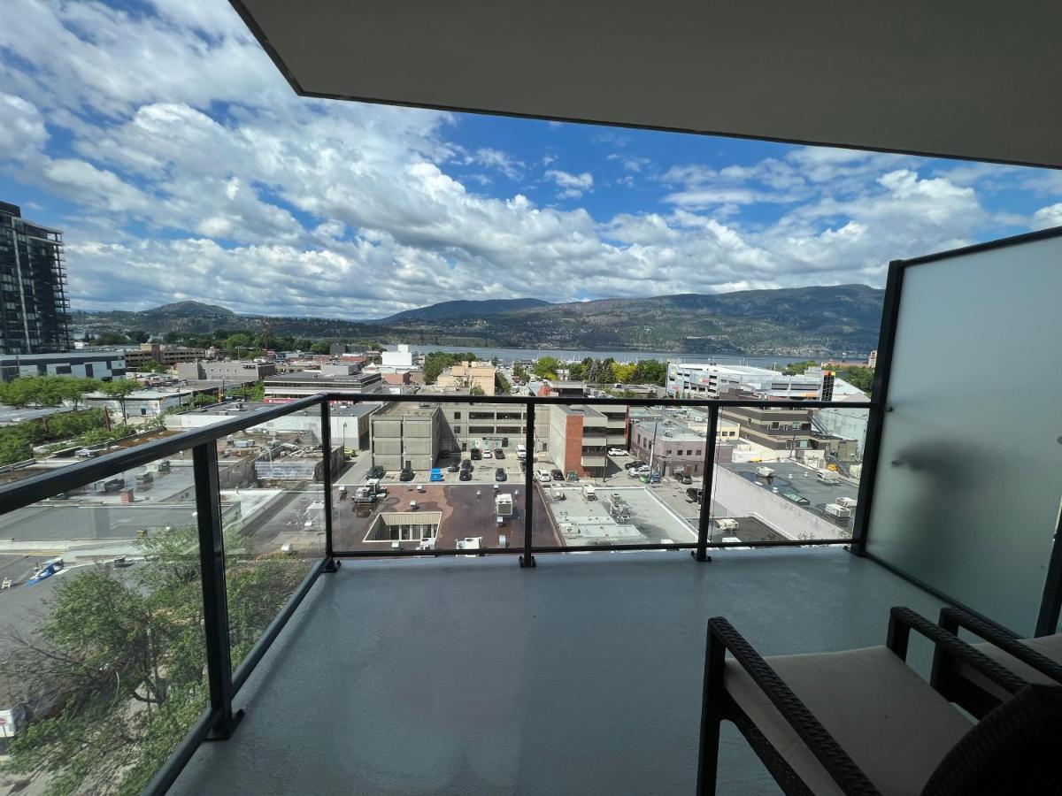 Amazing Brand New Lakeview Condo Downtown Kelowna Eksteriør billede
