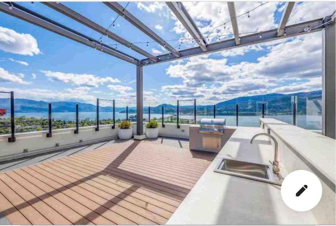 Amazing Brand New Lakeview Condo Downtown Kelowna Eksteriør billede